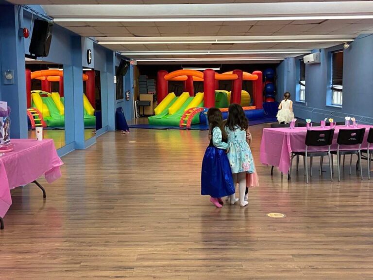 Petit jeu gonflable disponible à la location